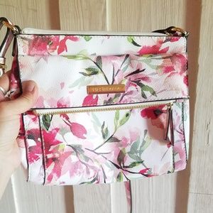 ✨🌸🌹Host pick!🌹🌸✨ Floral crossbody bag / purse